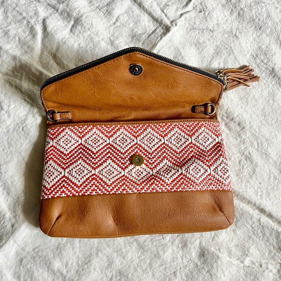 NWOT Aldo Boho Clutch Purse w/ Removable Strap - Picture 3 of 9